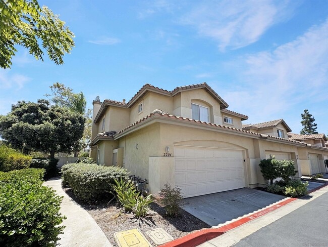 Building Photo - 2204 Lago Ventana