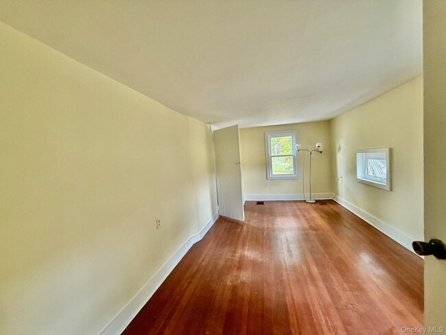 Building Photo - 458 Howell St