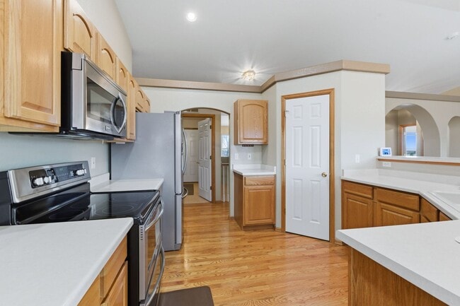 Building Photo - Woodman Hills 4 bdrm rancher