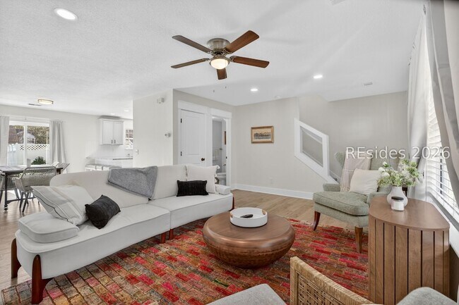 Building Photo - 225 University Pkwy