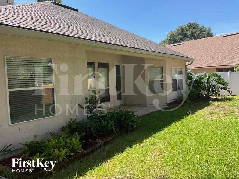 Building Photo - 4592 Royal Port Dr