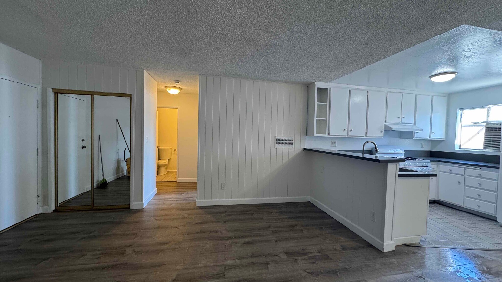 Building Photo - 18530 Hatteras St