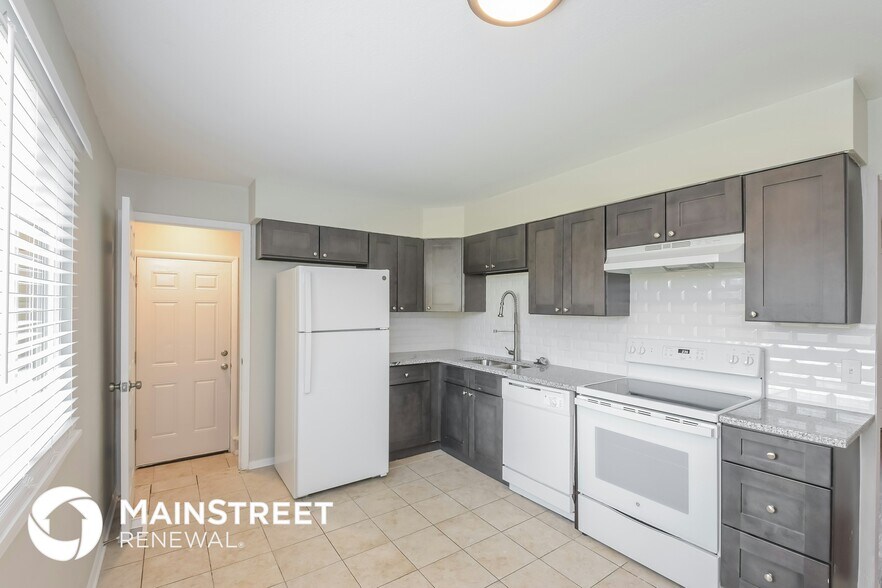 Building Photo - 5522 Carson St