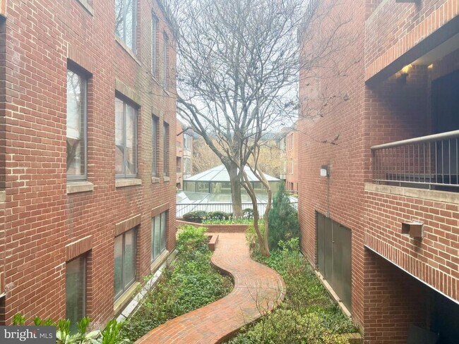 Building Photo - 1080 Wisconsin Ave NW