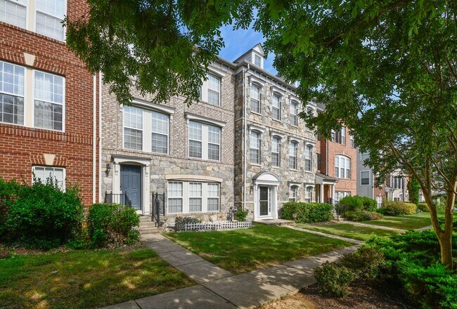 Primary Photo - Idlewild Townhome for Rent