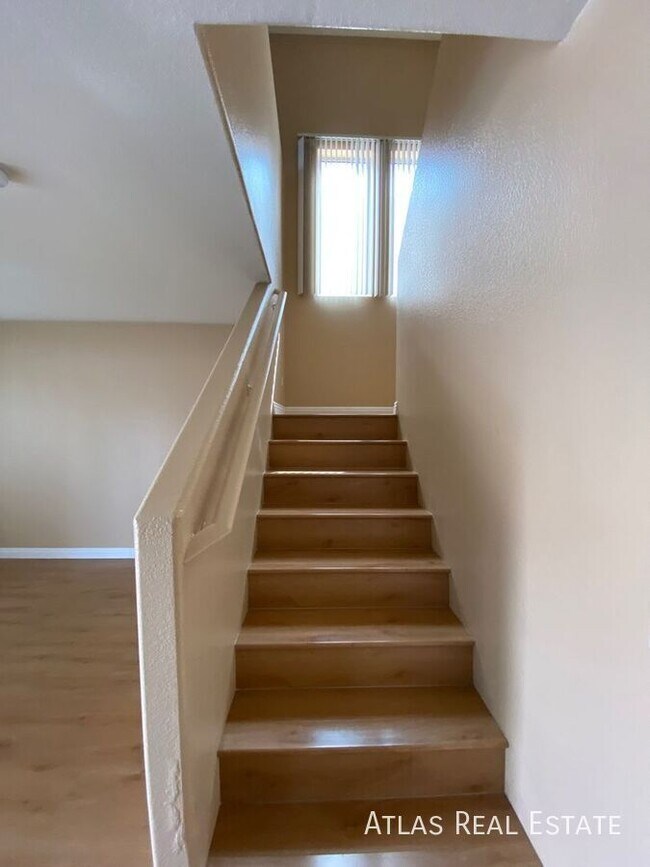 Building Photo - 5345 N Santa Fe Heights St