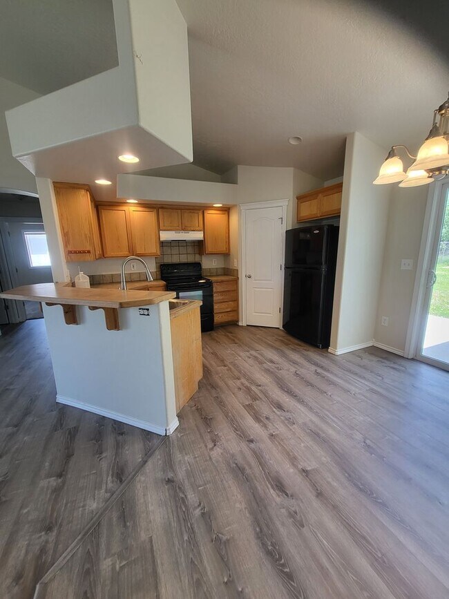 Building Photo - Cute Caldwell Home