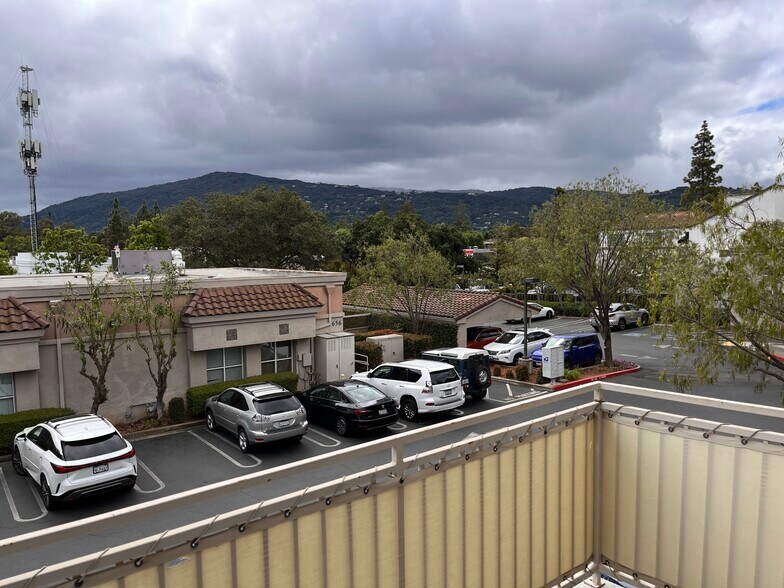 Building Photo - 654 N Santa Cruz Ave