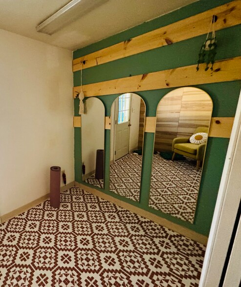 Primary Photo - 3806 69th St