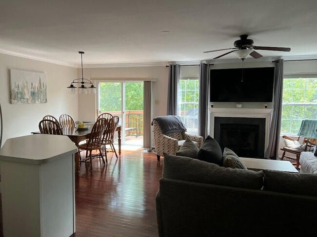 Living Area - 963 Katie Cir