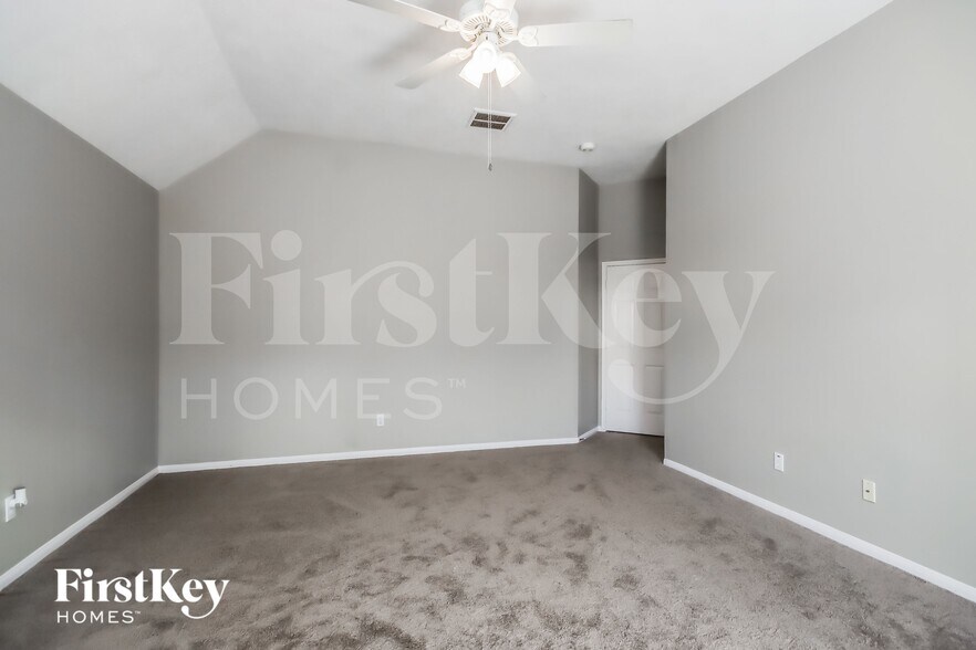 Building Photo - 18015 Still Springs Ct