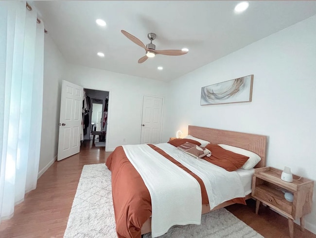 Building Photo - Beautifully Updated Home Near Downtown St. Petersburg! 3bed |3bath