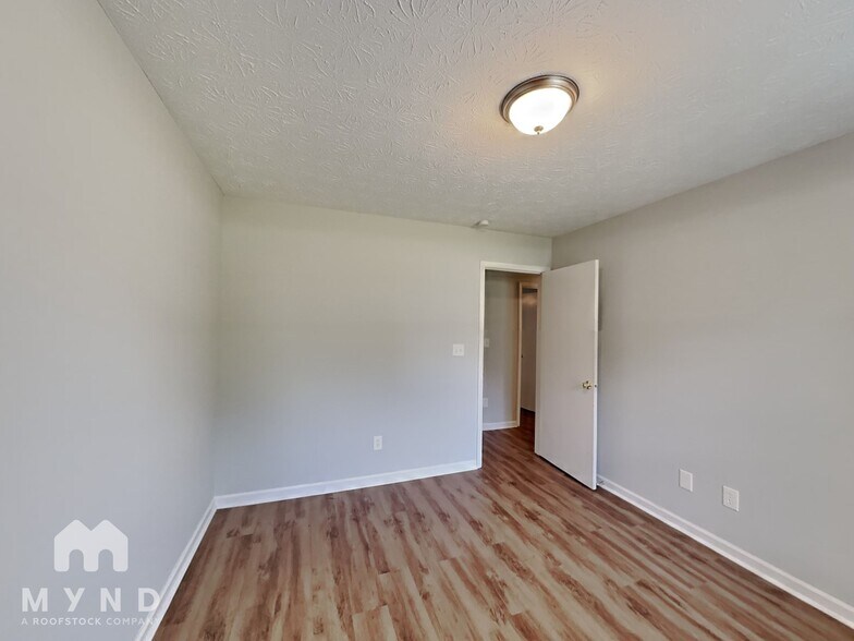 Building Photo - 5995 Homestead Cir