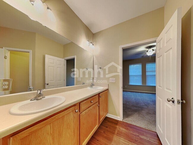 Building Photo - 1606 Hayesville Dr