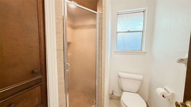 Building Photo - 18010 Blundell Dr