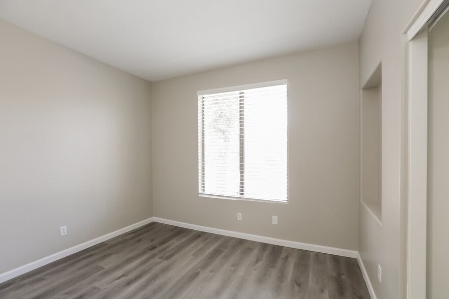 Building Photo - 2113 S Compton