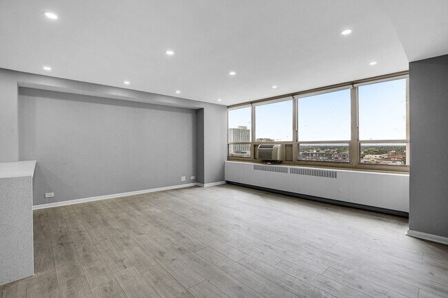 Building Photo - 3950 N Lake Shore Dr