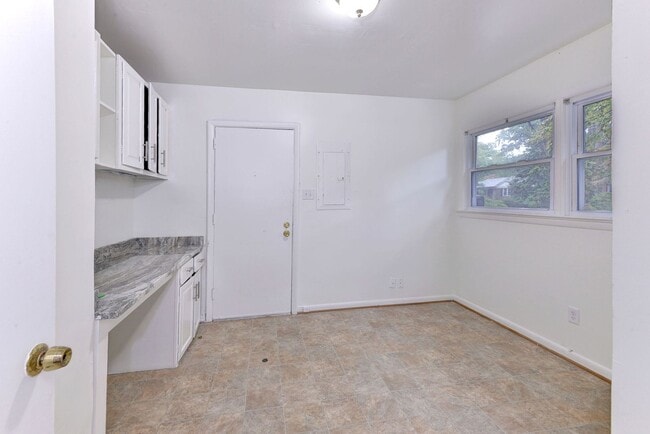 Building Photo - 309 Corbin Dr