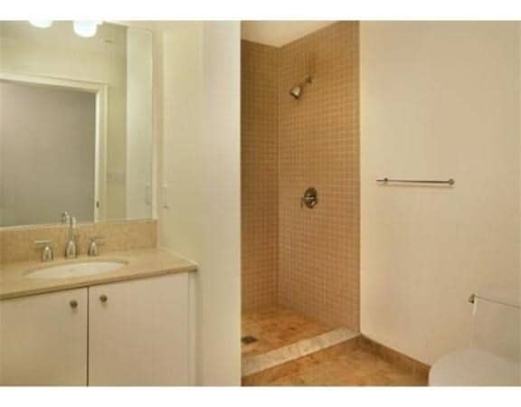 Building Photo - 16 Miner St