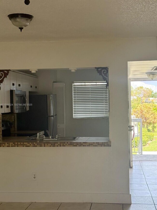 Building Photo - 438 NE 210th Cir Terrace