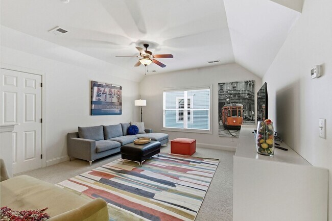 Building Photo - 1306 Jewell Ave