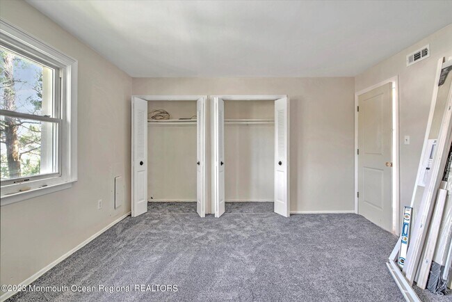 Building Photo - 250B Sawmill Rd