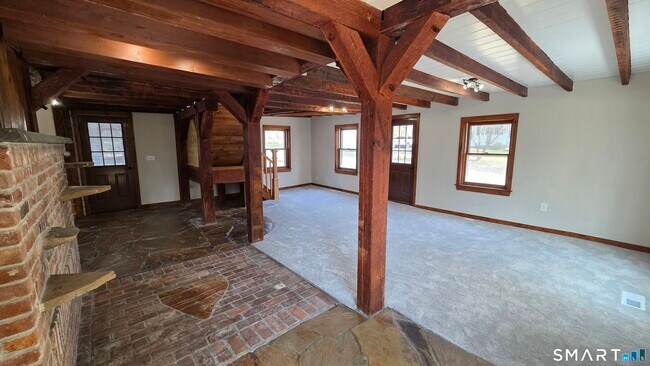 Building Photo - 5 Morris Rd