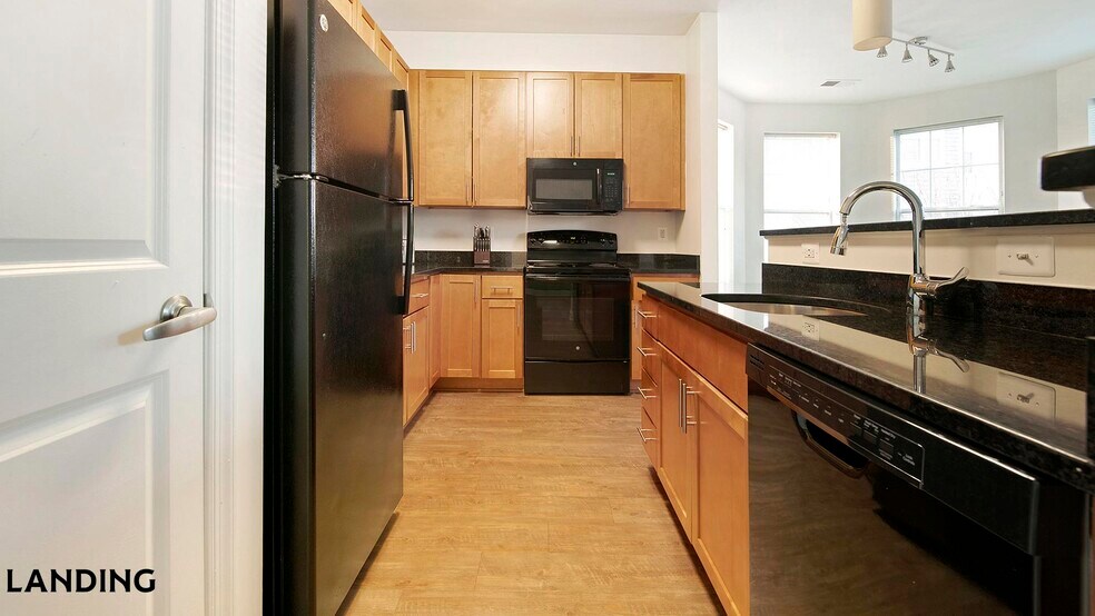 Building Photo - 909 Mansion Dr