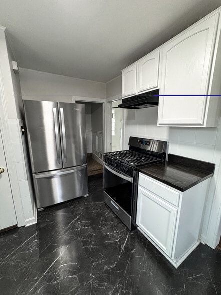 Building Photo - 1919 S 93rd St