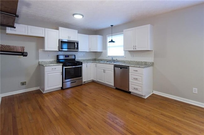 Building Photo - 374 McGiboney Rd