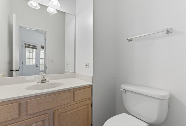 Building Photo - 519 Woodcrest Dr