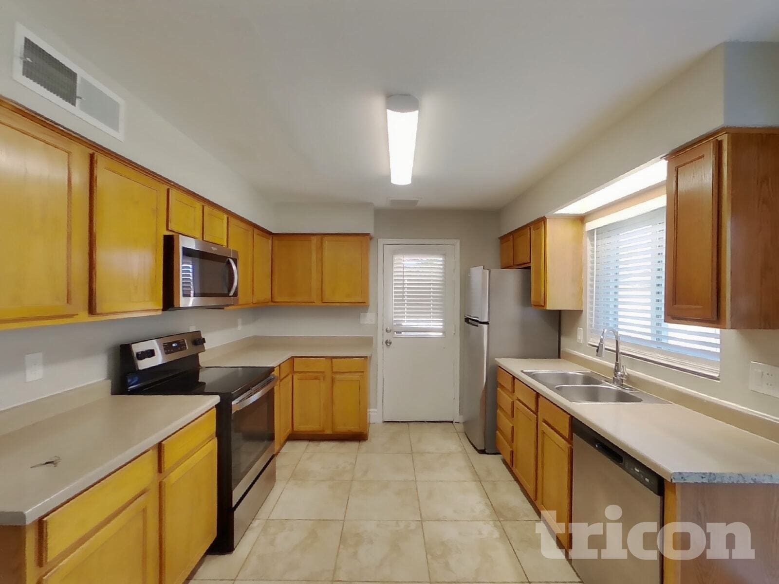 Building Photo - 9833 N 47th Dr