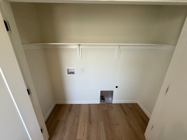 Building Photo - 410 Wagon Wheel Dr