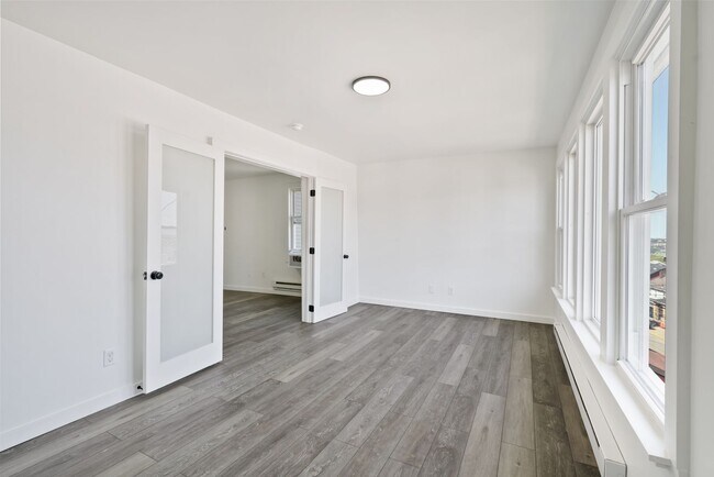 Building Photo - 348-350 Wyoming Street