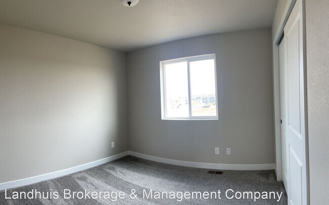 Building Photo - 3 br, 2.5 bath House - 10106 Luneth Dr