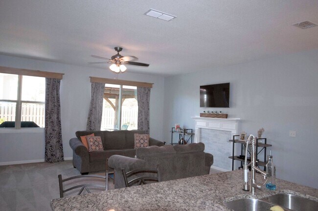 Building Photo - Young country style home- Move in ready!