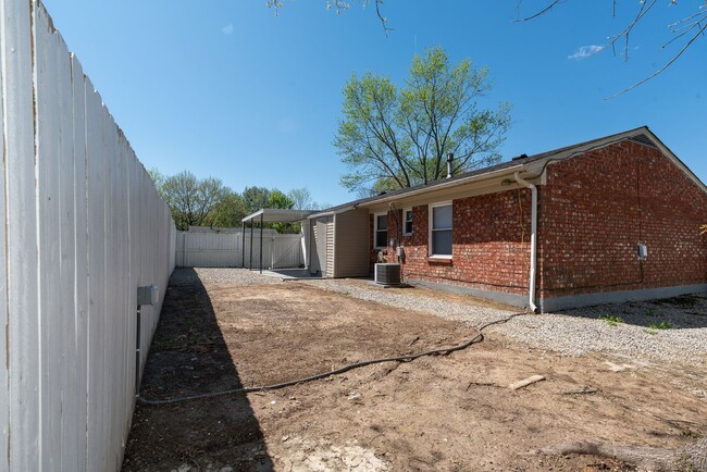 Building Photo - Beautifully Updated 3BR Home with Fenced Yard & Covered Porch