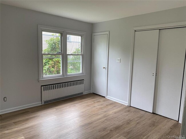 Building Photo - 52 Summers St