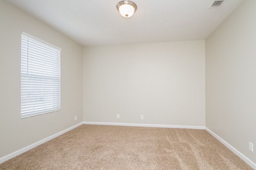Building Photo - 2636 Apostle Ln