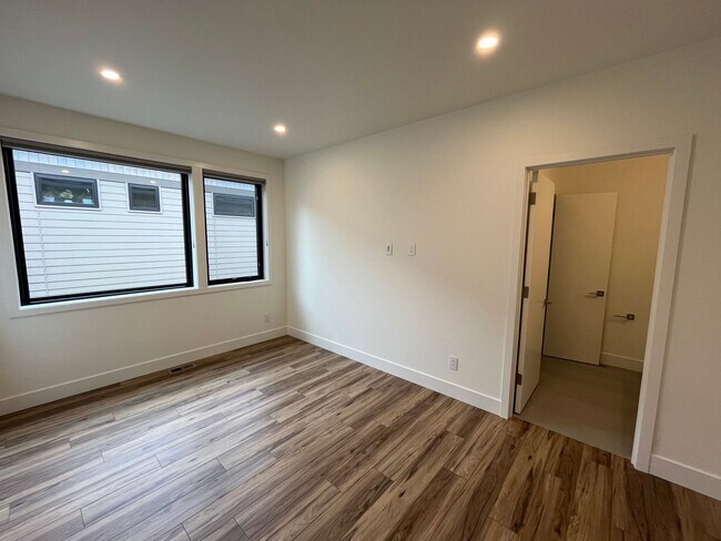 Building Photo - Gorgeous Tetherow 4 Bedroom + Office