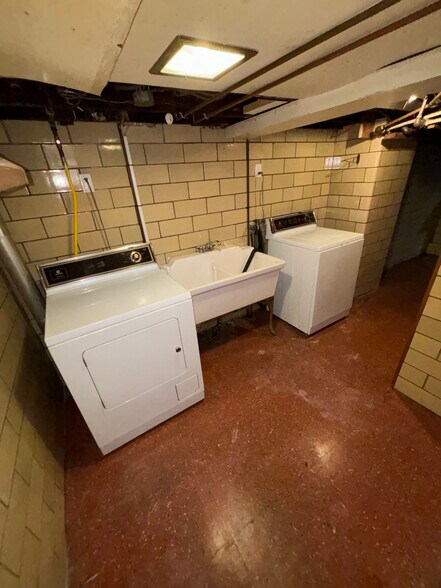 Laundry - 166 Southern Ave