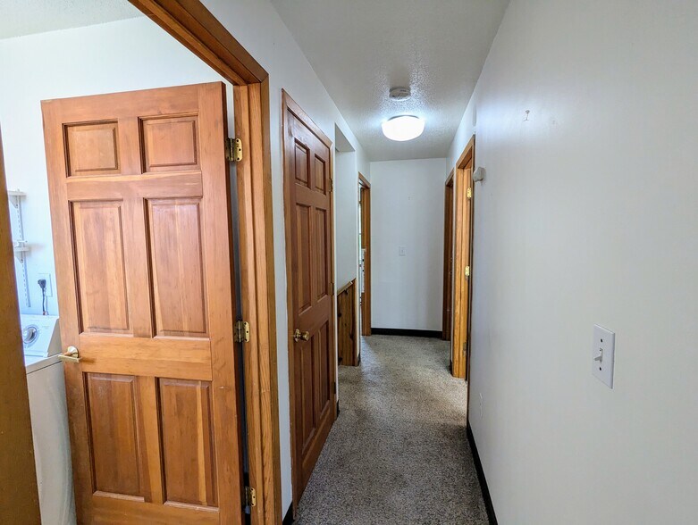 Building Photo - 323 N 3rd Ave W
