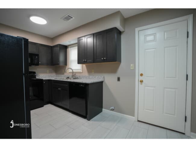 Building Photo - 1209 Stone St