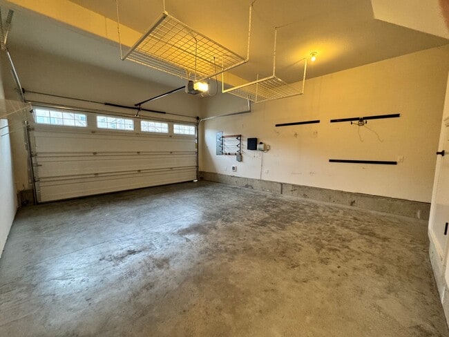 Building Photo - FOR RENT UNFURNISHED: Beautifully maintained 2015 Noyes-built home, 5 bed, 3 bath, 2 car garage w...