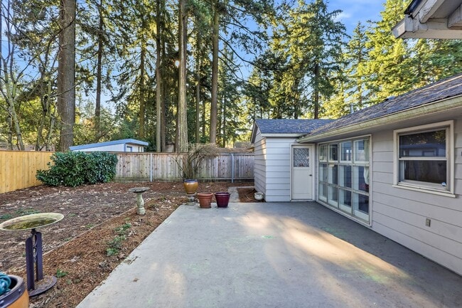 Building Photo - Bright & Comfortable Home with Private Patio and Covered Parking