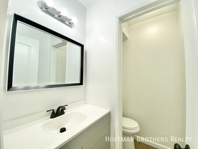 Building Photo - 1206 S Holt Ave