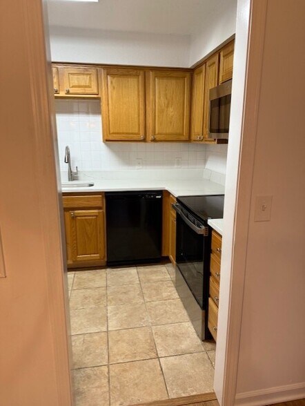 Building Photo - 900 Mix Ave