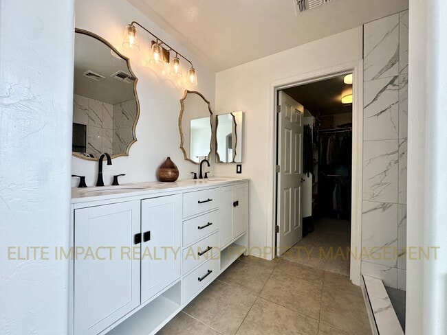 Building Photo - 10582 S Margie Pl