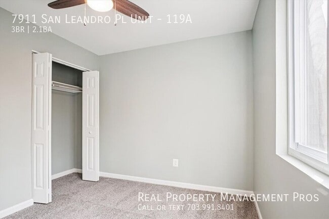 Building Photo - 7911 San Leandro Pl