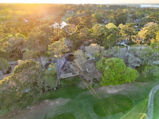 Building Photo - 199 Springs Edge Dr